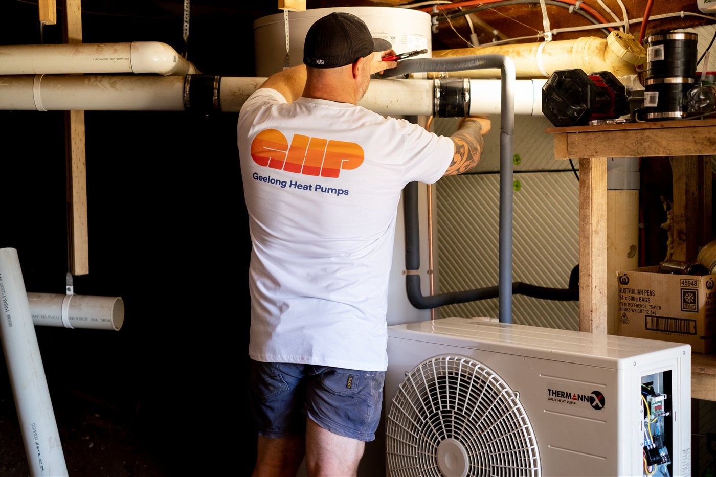 Peninsula Heat Pumps installer at work